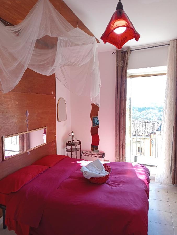 Casa Vacanze Il Girasole Калтаджироне Екстериор снимка
